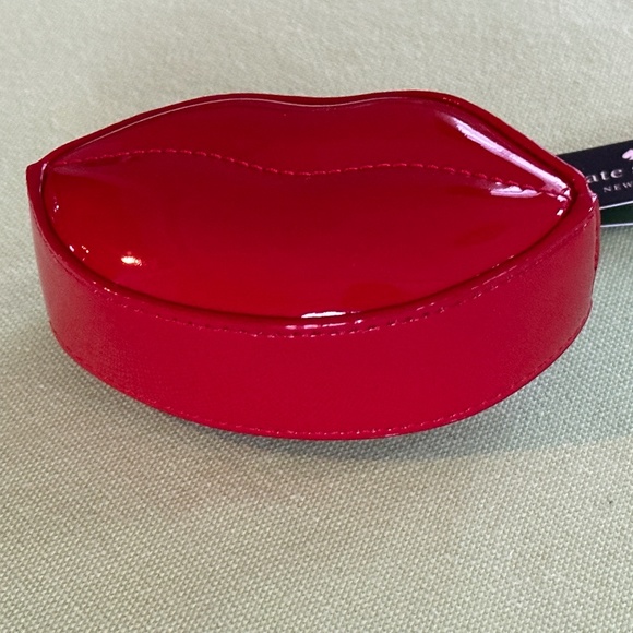 KATE SPADE MWAH LIPS COIN PURSE:NWT 3D LIPS - Picture 5 of 13